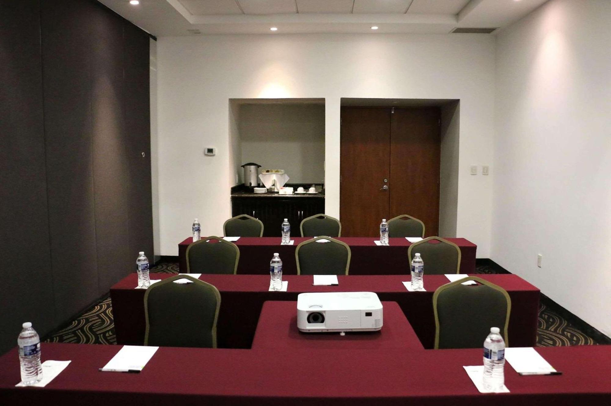 Radisson Poliforum Plaza Hotel León Exteriér fotografie