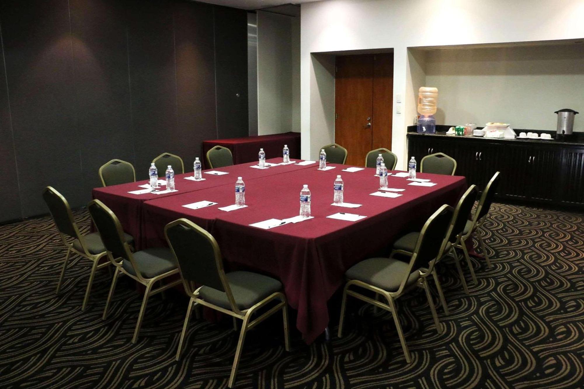 Radisson Poliforum Plaza Hotel León Exteriér fotografie